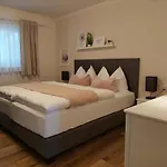 Apartament Haus Adrian Dalaas